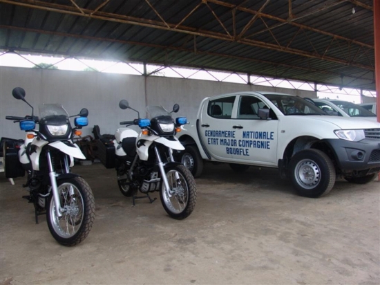 Sécurité : un véhicule de type 4x4 et deux motos offerts à la gendarmerie nationale